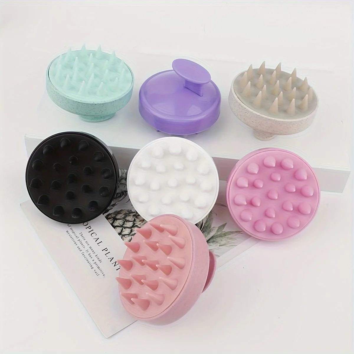 Brosse silicone de massage du cuir chevelu sous la douche